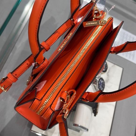 MICHAEL KORS
Sheila Small Faux Saffiano Leather Satchel
Poppy 
NWT - Picture 10 of 16